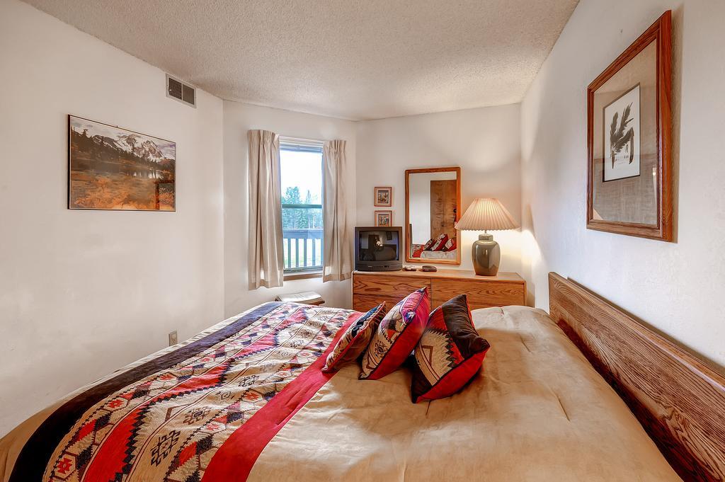 One-Bedroom Mountainside Condo D107 Frisco Room photo